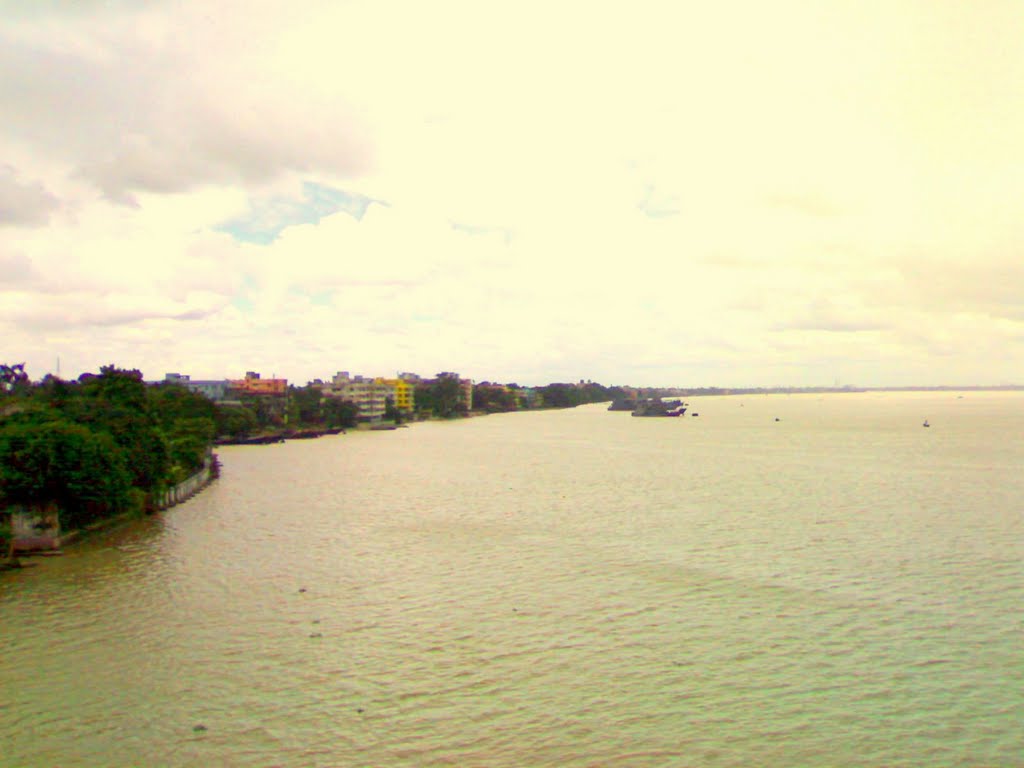 Uttarpara & river hooghly taken from bally bridge by Arpan Paul