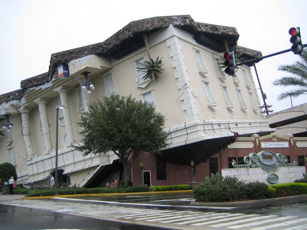 WonderWorks, Orlando by Tom Salomonsen