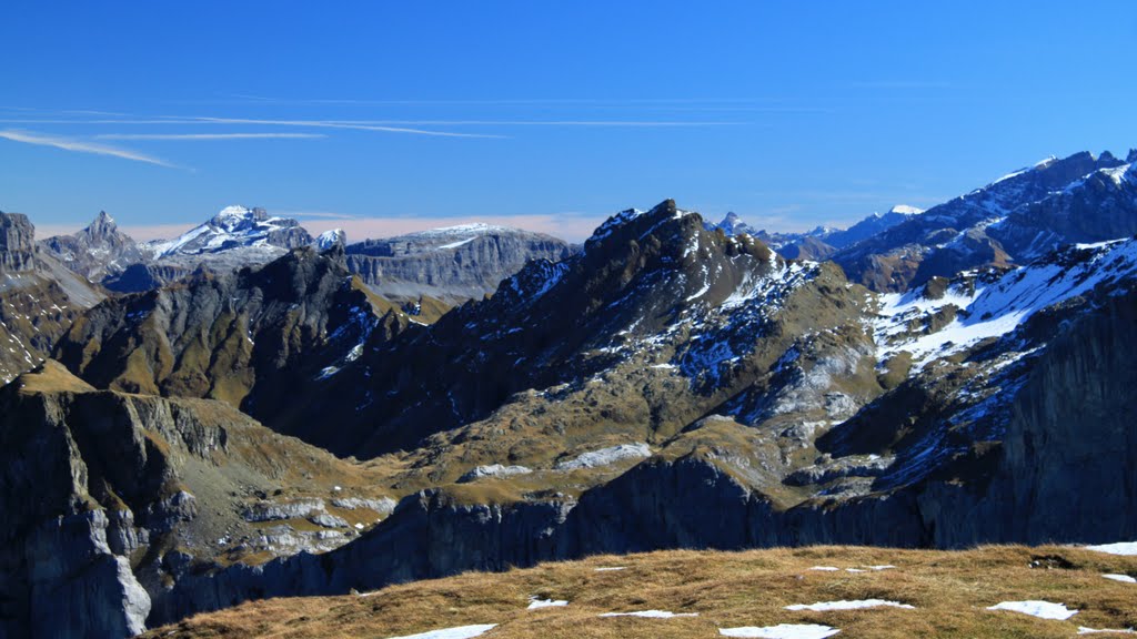 Blick vom Bälmeten nach Osten by Iwan Schrackmann