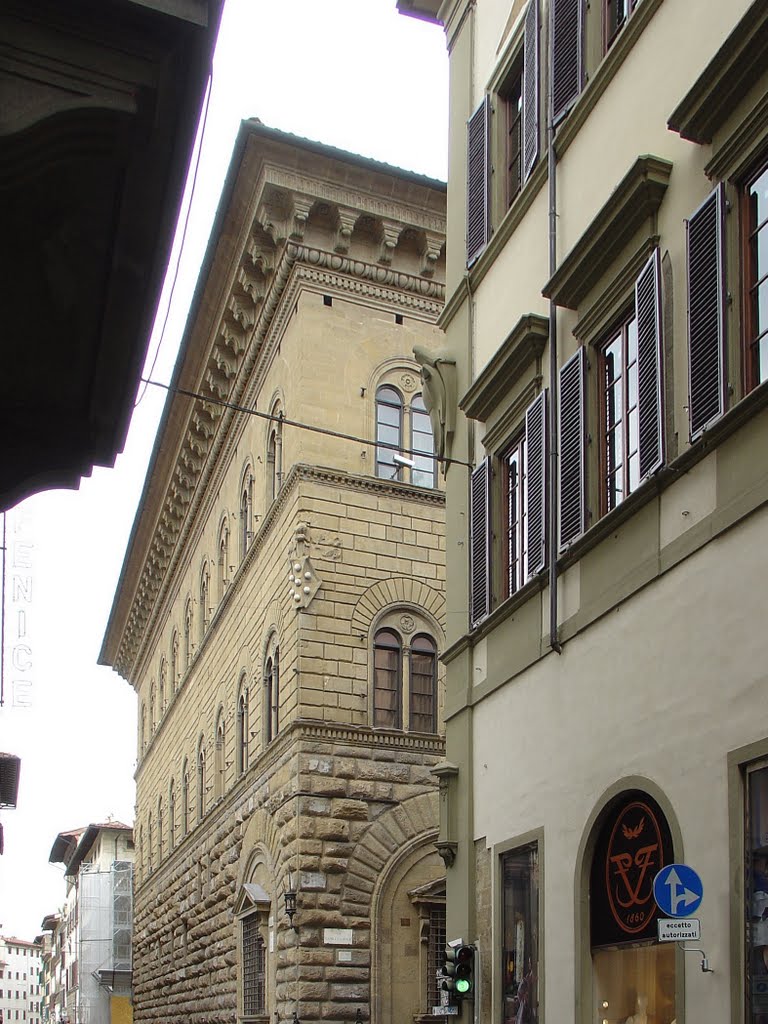 Italien_Toskana_Florenz_Via de Pucci_Palazzo Medici Riccardi by Elmokula