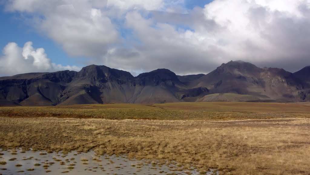 Awesome landscapes along Gjabakkavegur Road, Iceland by Colin W