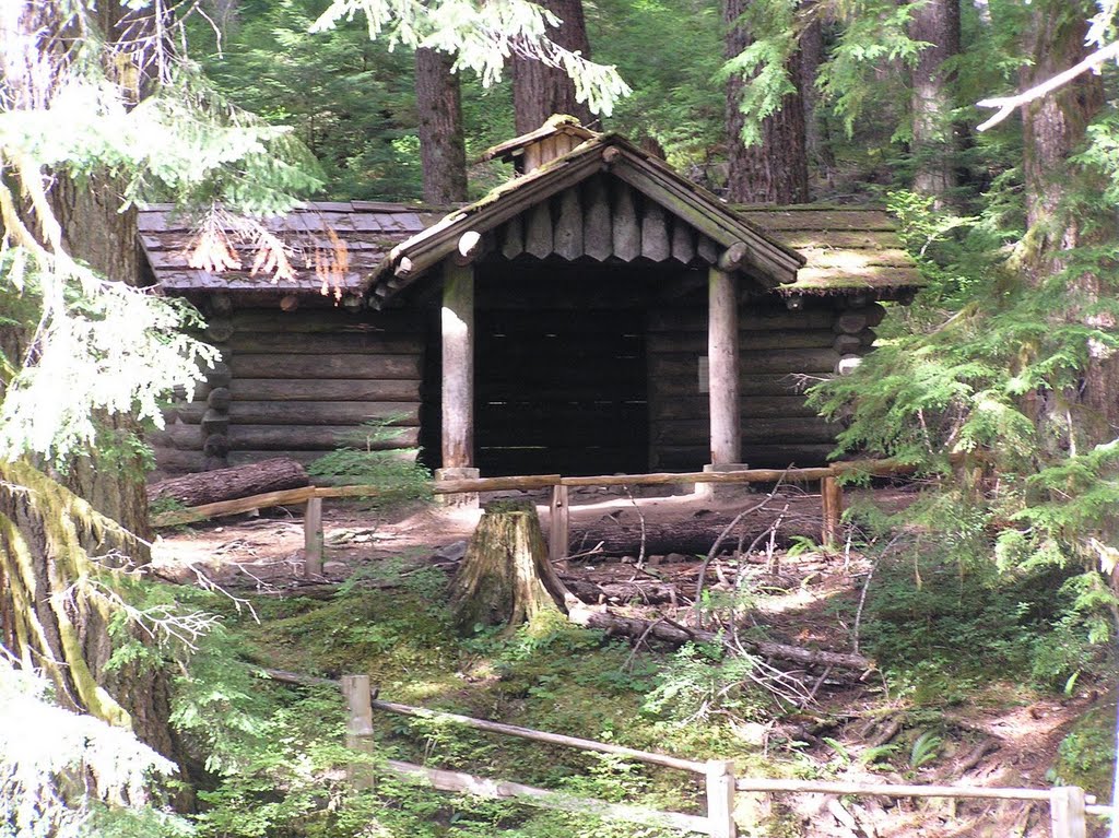 Rest stop for hikers by rwdw