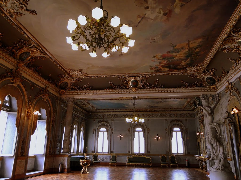 "Foyer", Teatro Nacional de Costa Rica by Noé Alfaro Chaves