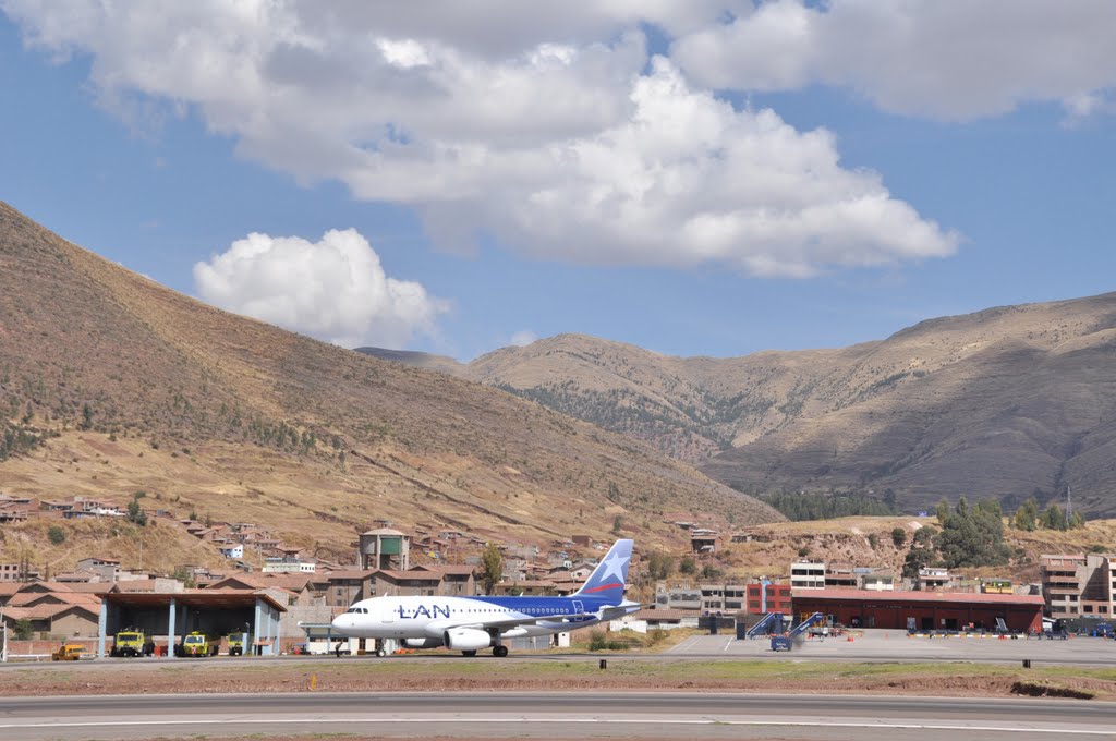 Aeropuerto Internacional Teniente Alejandro Velazco Astete アレハンドロ・ベラスコ・アステテ国際空港 (2010.08.03) by k.takita