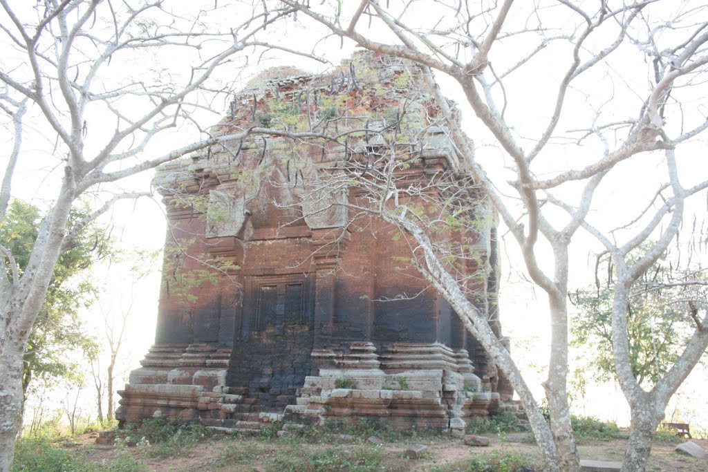 Prasat Angkor Borei, Takeo, Cambodia by krisangel