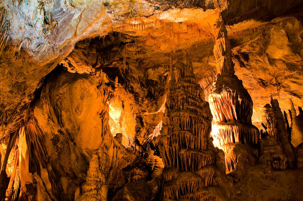 Lewis and Clark Caverns by Tibor M