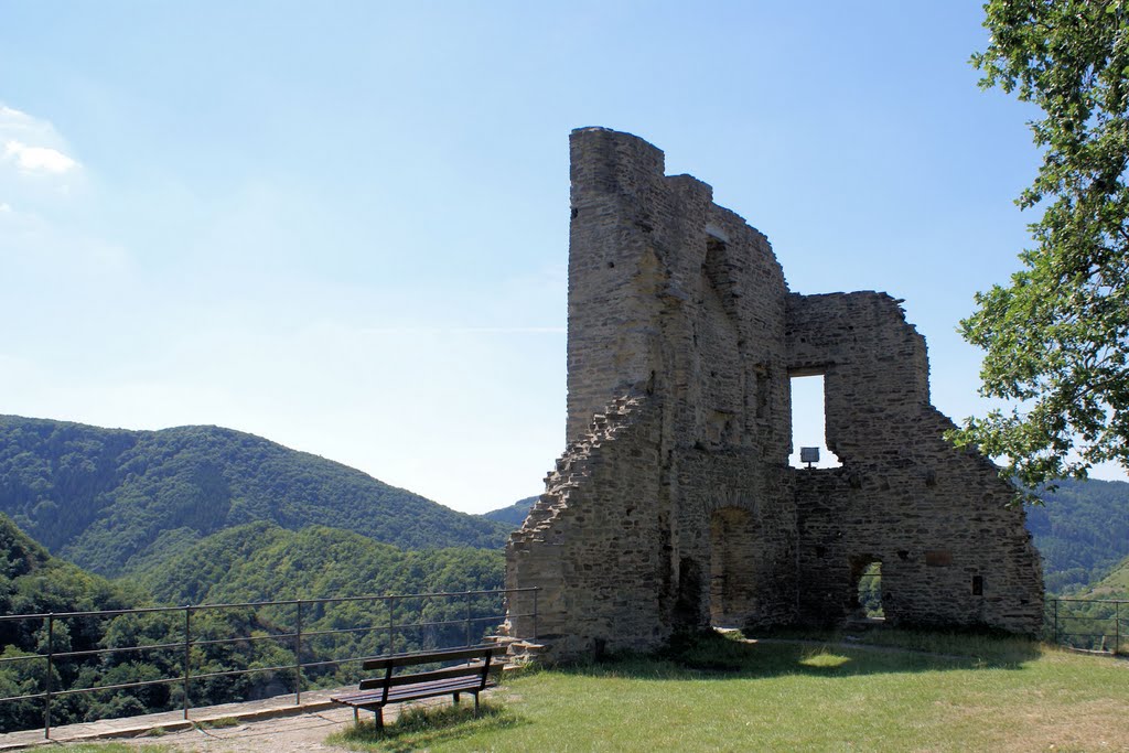 13.215 altenahr burg are 2010. by huib cozijn