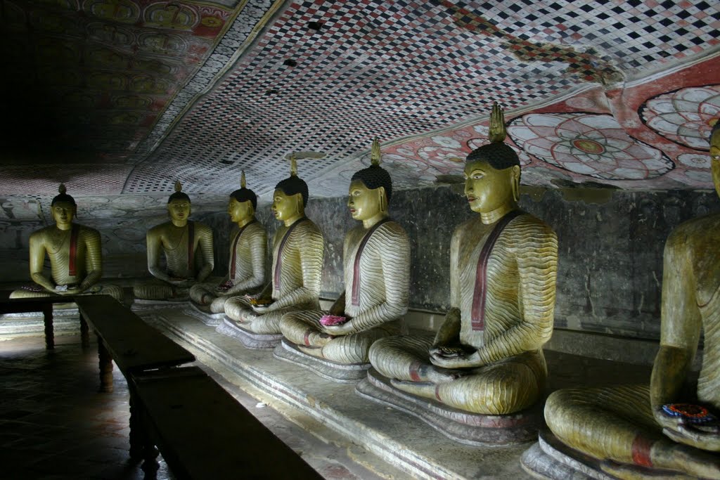 Dambulla - Felsentempel / Rock Cave Temple by Helbersdorfer