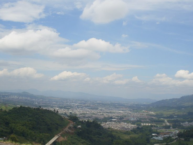 Panoramica de Pereira y Dosquebradas by Carlos A. Moreno