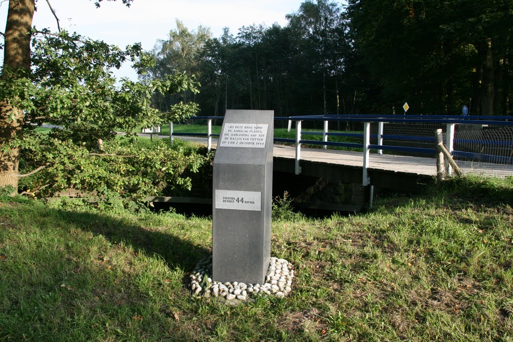 Plek van verzetsaanslag die bezetters en collaborateurs deed besluiten tot de razzia van Putten/Nijkerk 2 Oktober 1944, Nijkerkerstraat. by Carl030nl