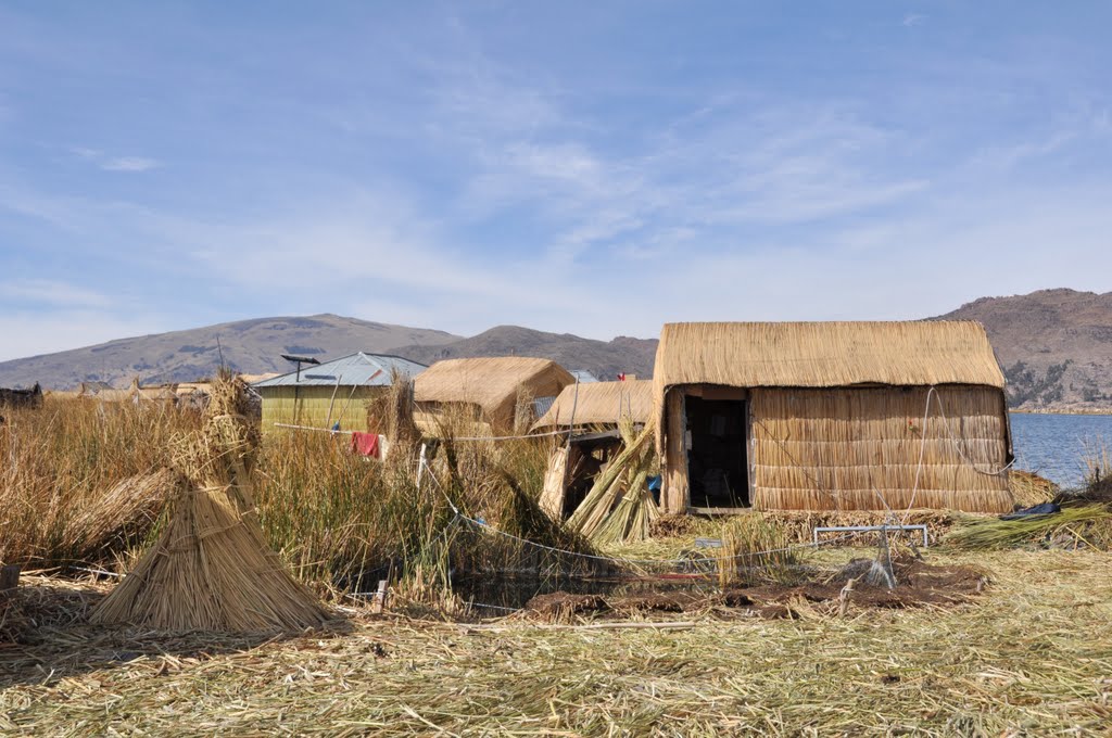 Isla de Los Uros ウロス島 (2010.08.04) by k.takita