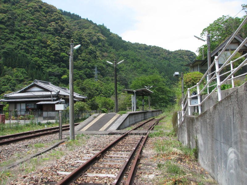 槇峰駅 by makimine