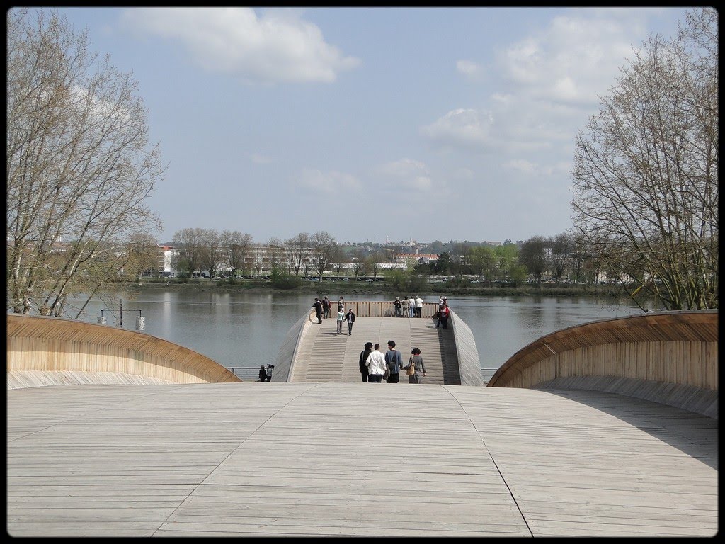 Bordeaux by J-Christophe Ravon