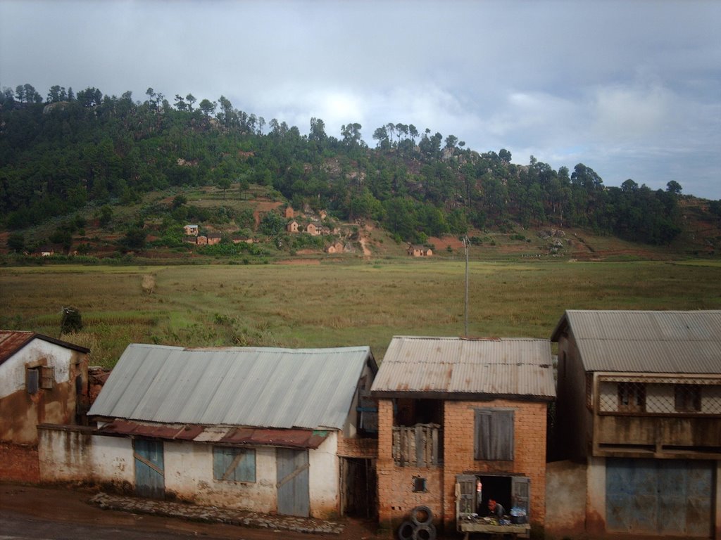 Sur la RN7 entre tananarive et behenjy, 21 mars 2007 by Jérémy Pureur