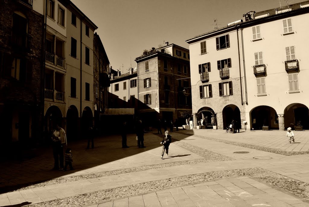 Bobbio - Piazza by filippo manini