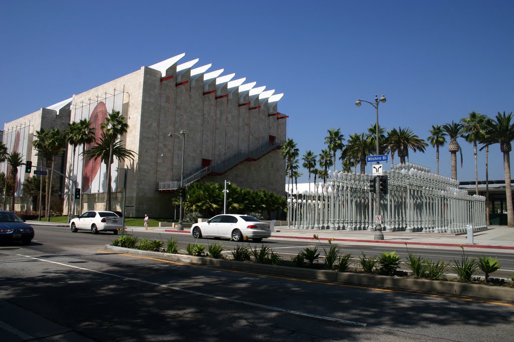 LOS ANGELES COUNTY MUSEUM OF ART by José Luis Pandelo