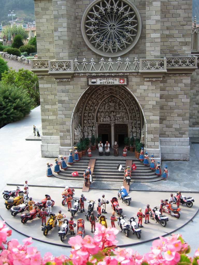 Bendición motera. Catedral de Friburgo. "Mini-Suiza". 8-2007 by PSSOAMY