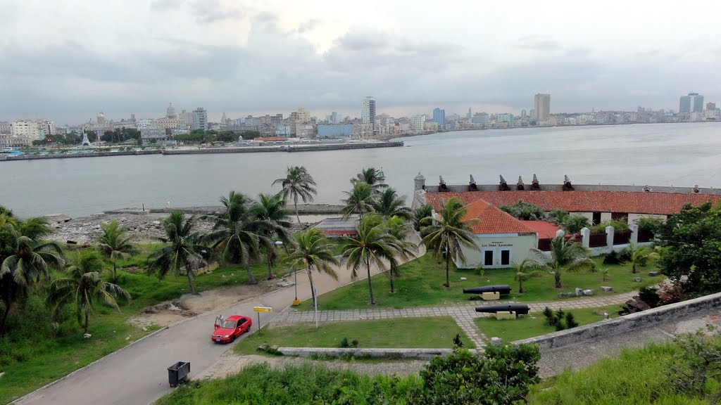 CUBA El Malecón desde El Morro, La Habana by Talavan