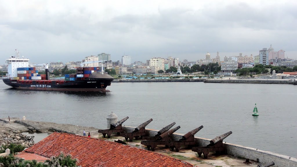 CUBA Panorámica desde El Morro, La Habana by Talavan