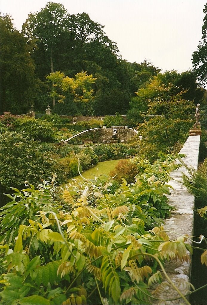 The statued wall, Wallington by HannibalCat