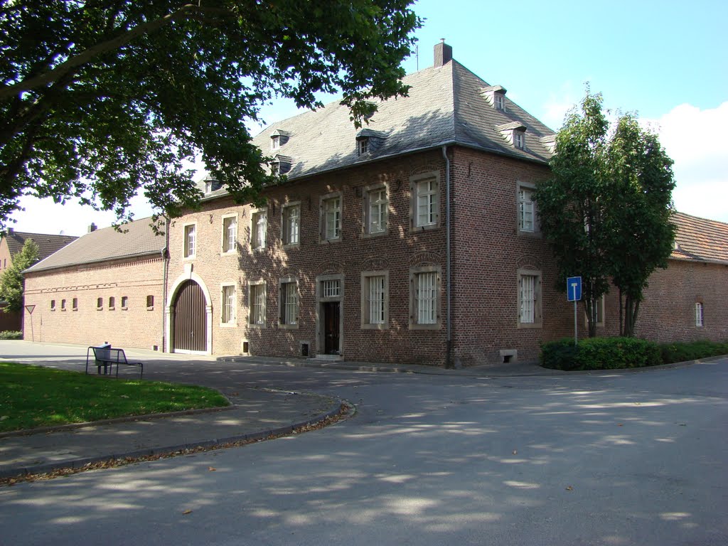 Holzweiler ( Tagebau Garzweiler II) August 2010 by DortmundWestfalica