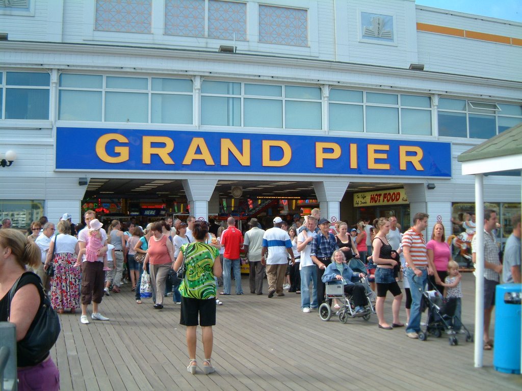 Grand Pier-2 by yiannis1