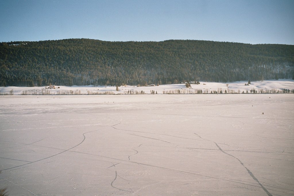 Lac gelée et vue sur Groenroux by Van Beek