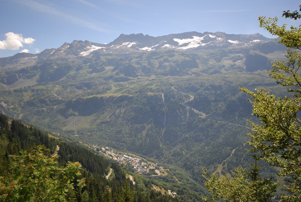 Vaujany by Marc PARISET - oisimages.com