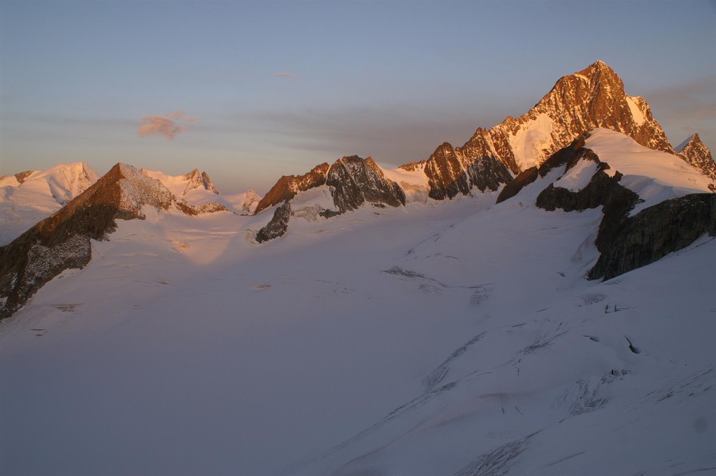 Guttannen, Switzerland by awiederhold