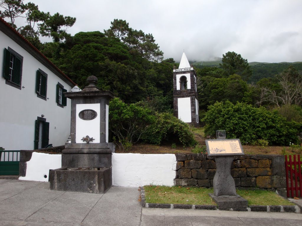 Vulcão da Urzelina, na noite de sábado para Domingo dia 1 de Maio de 1808, rebentou na Urzelina, na ilha de São Jorge Açores, um vulcão violento. Onde em 1808 existia uma belíssima Igreja, hoje o que resta da igreja destruída pela erupção, é a velha torre da Urzelina, que hoje é ponto de paragem para turistas. by silgab