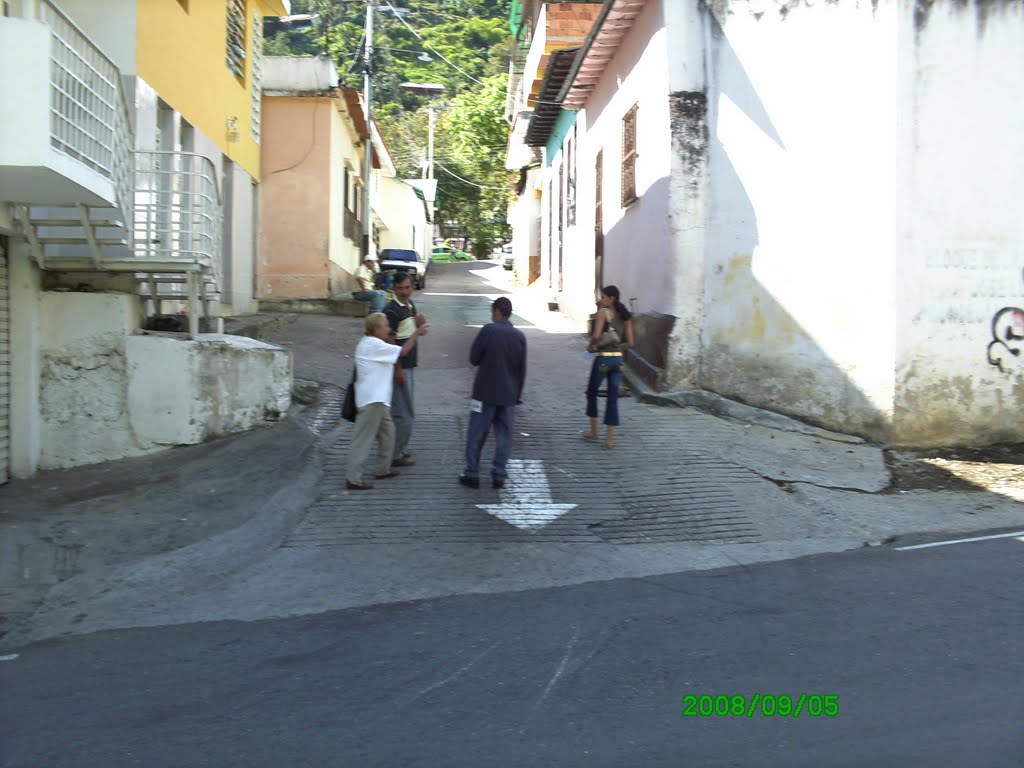 Av. Numa Quevedo ó Ayacucho Edo. Trujillo by Isolina Albano