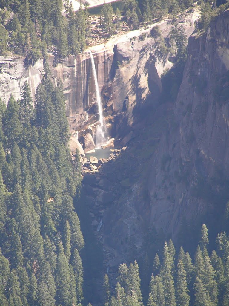 Vernal Falls is still flowing by rwdw