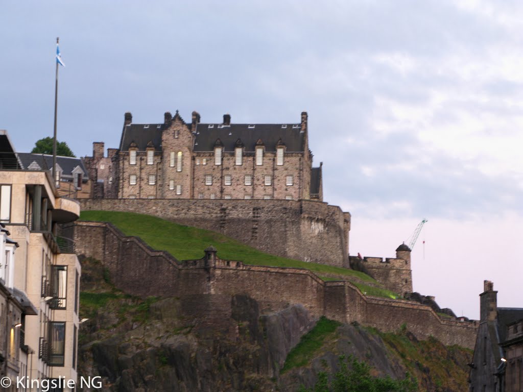 Edinburgh Castle by Kingslie Ng