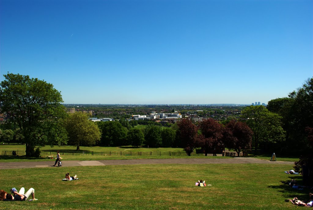 Alexandra Palace by Michal Jendrejcak