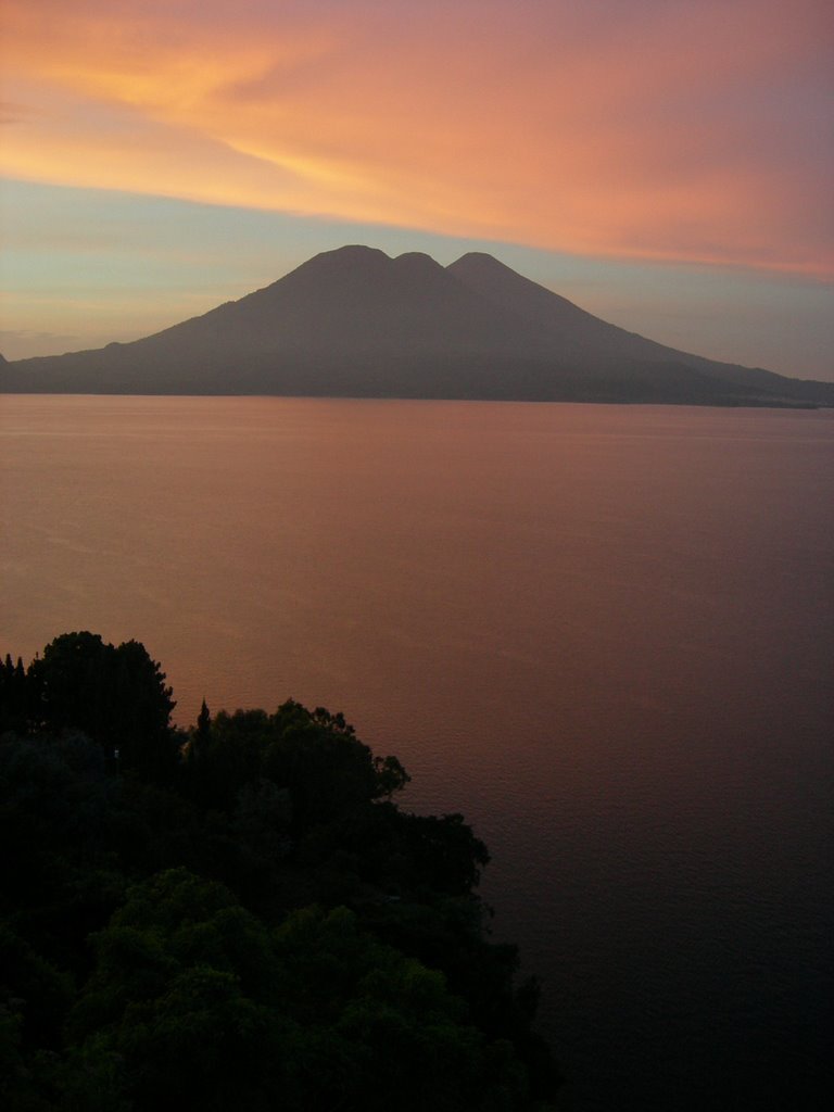 Atitlan's colors by Maurizio Fürst