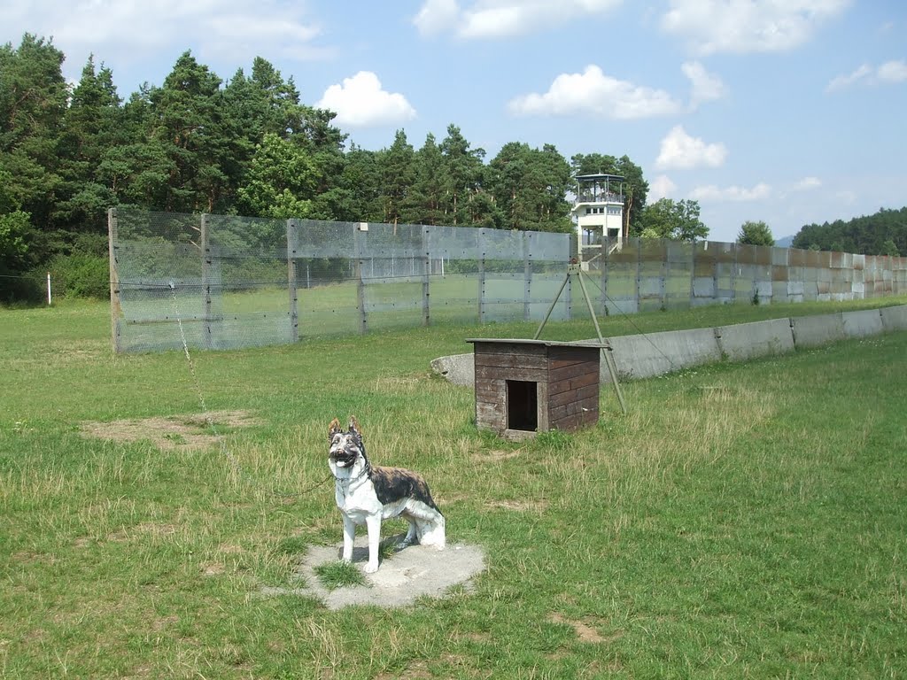 Point Alpha, Grenzzaunreste & US-Aussichtsturm, 10. Aug 10 by Wolfgang Hanko