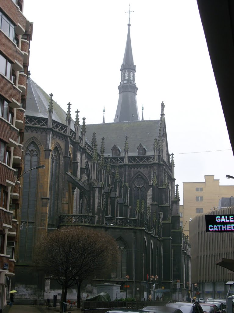 Liège Cathédrale sous la pluie d'hiver by Micha288