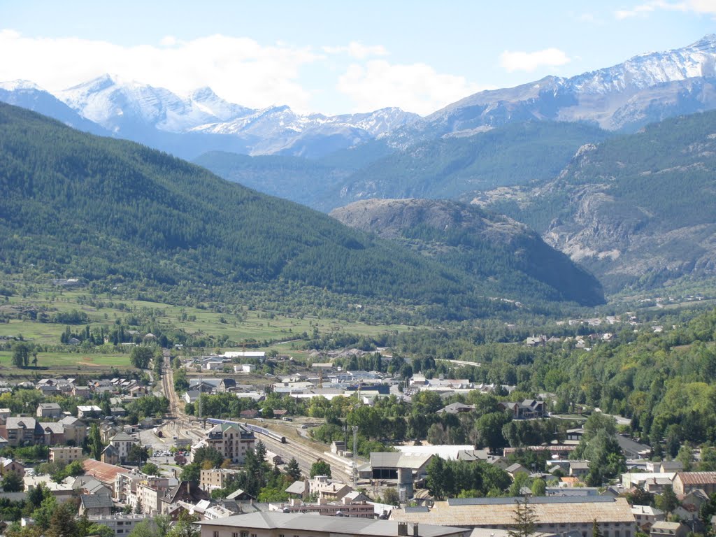 Briancon by Tanja Draganinska