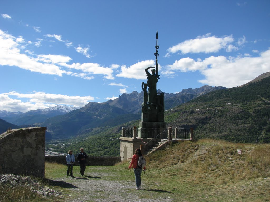 Briancon by Tanja Draganinska