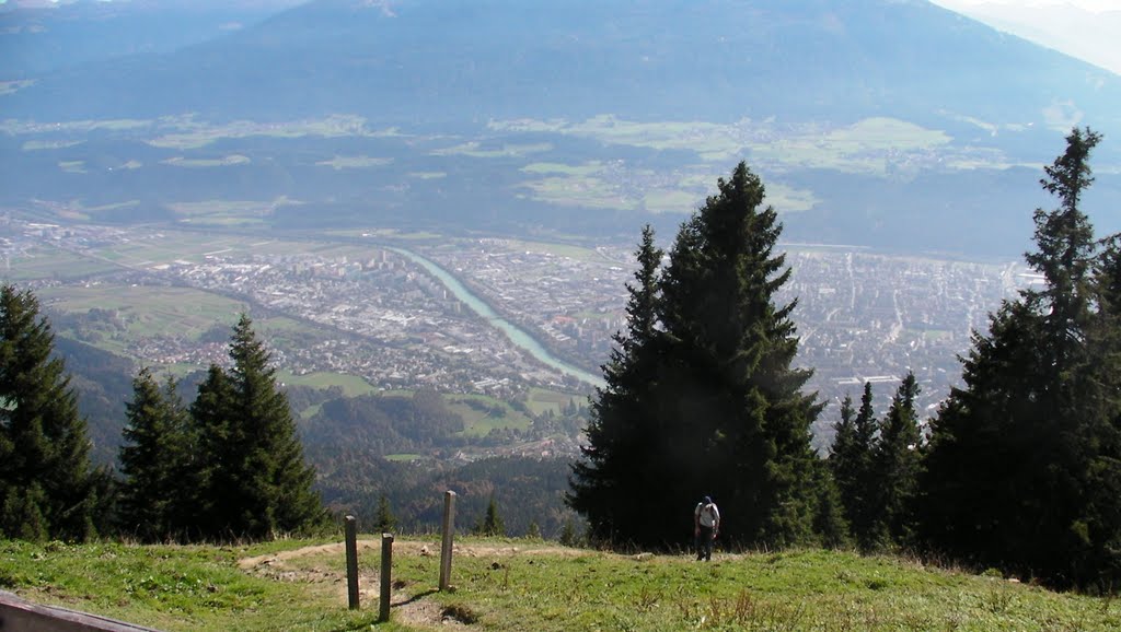 Blick auf Innsbruck von der Bodensteineralm Oktober 2010 by Migell24121961