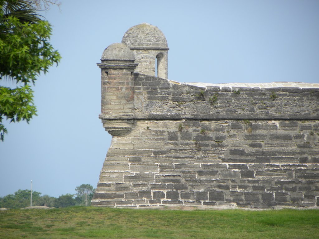 Castillo San Marcos St Augustine by nondaywalker