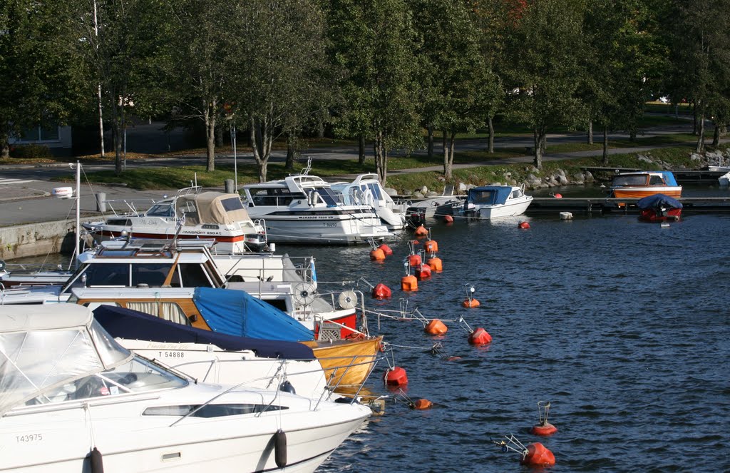 Autumn marina (Enlarge!) by Markus Nikkilä Photo…