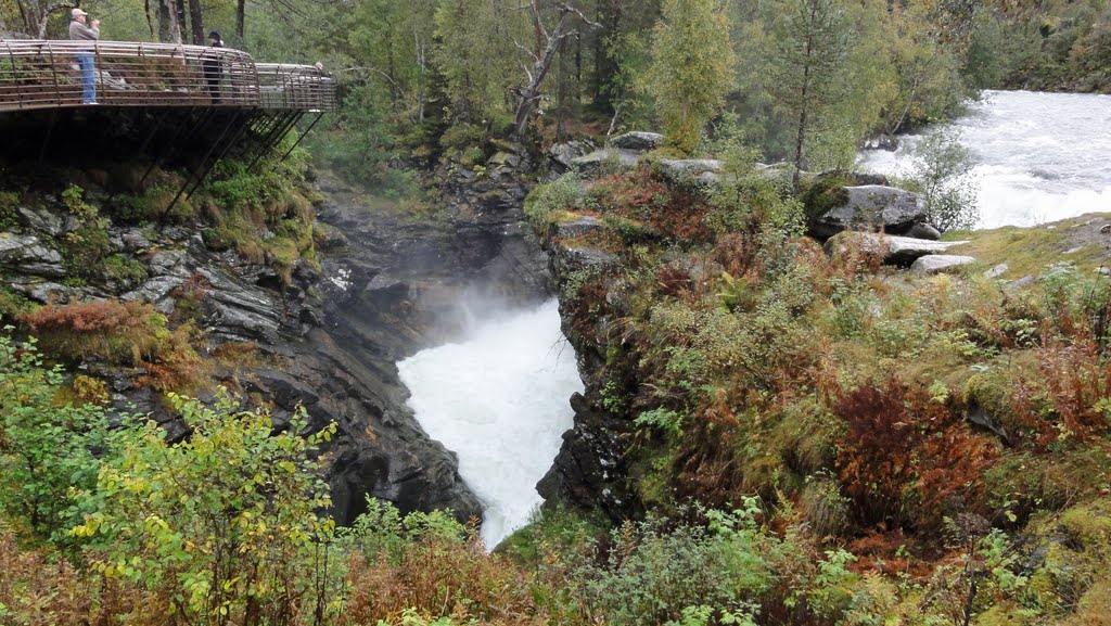 Gudbrandsjuvet waterfalls by Colin W