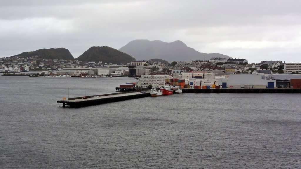 Port of Ålesund by Colin W