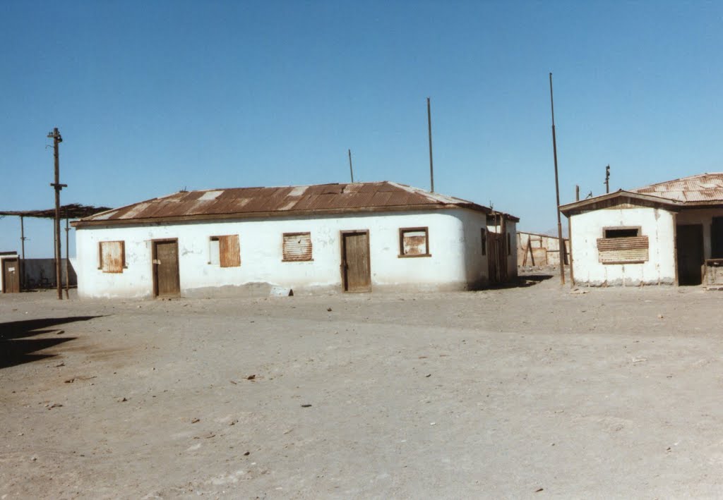 Oficina Salitrera Humberstone (1995) by Seba Flores