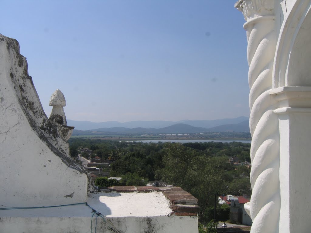 Coatetelco, vista a la Laguna desde el techo de la iglesia by waldwind