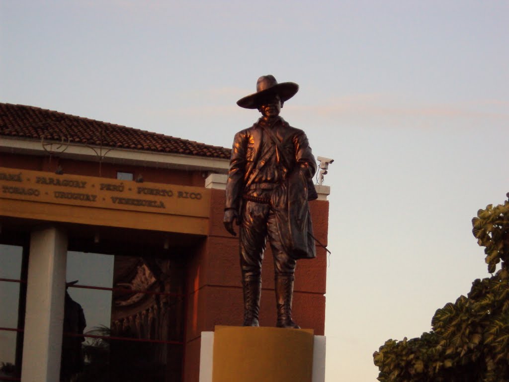 MONUMENTO A SANDINO by feinteriano