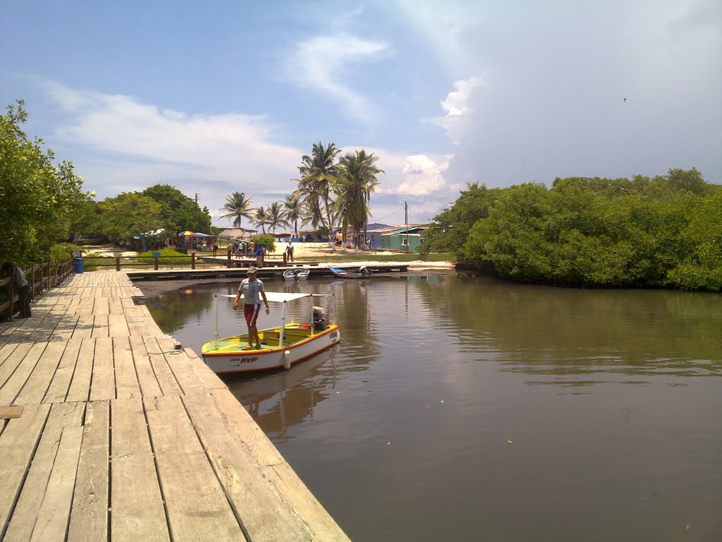 Llegando a la Restinga. by Simon Abeid