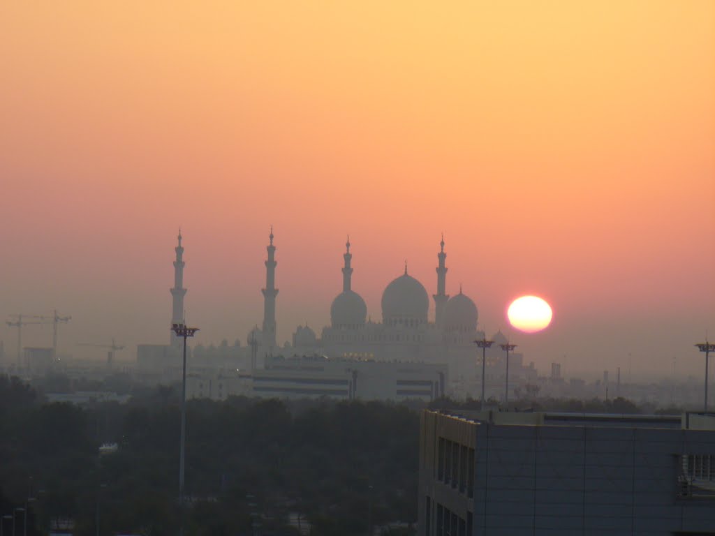 Sheikh Zayed Mosque at Morning by Ajith.C