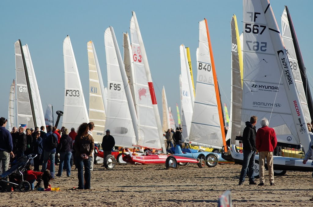 Segelwagens in ruhestand - Sailing-cars in rest by Lecleire Jacques (2)